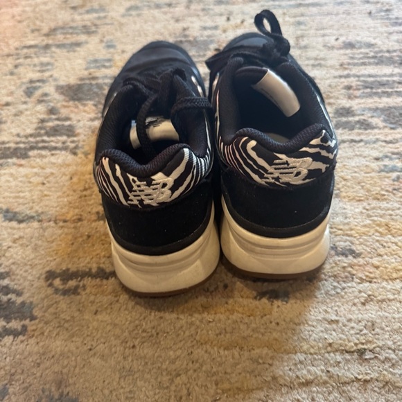 New Balance Sneakers Women's 8.5 Black Animal Print Leather 997H - Picture 4 of 6